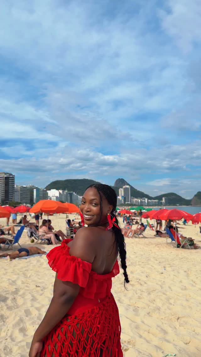 And I’m a Libra… that’s very important to the lore.
Comment “FAQ” and I’ll send you my updated blog post on everything you need to know about being a travel creator- including brand partnerships, rates, and more tea.
Let’s be friends! Introduce yourself below 🫶🏾