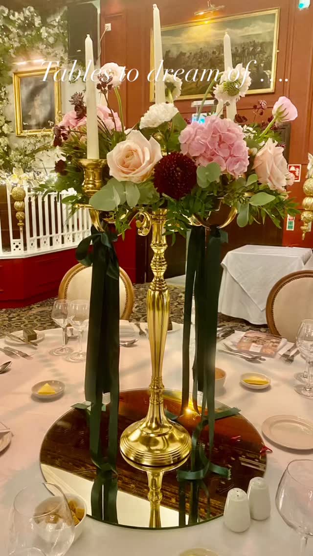 Our passion is to create your table of dreams for your special day. We will bring your visions to life with flowers and styling… nothing we love more than a beautiful tablescape to create the wow factor at your special day