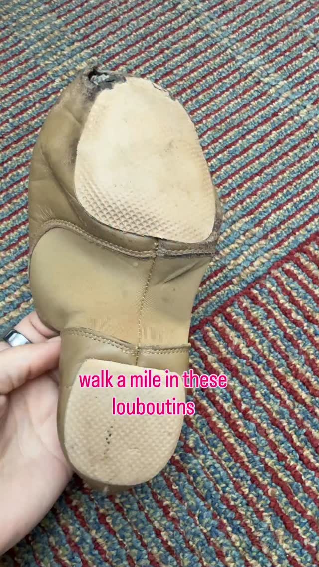 These definitely have a few more wears in them 👍🏼
#louboutins #dancelife