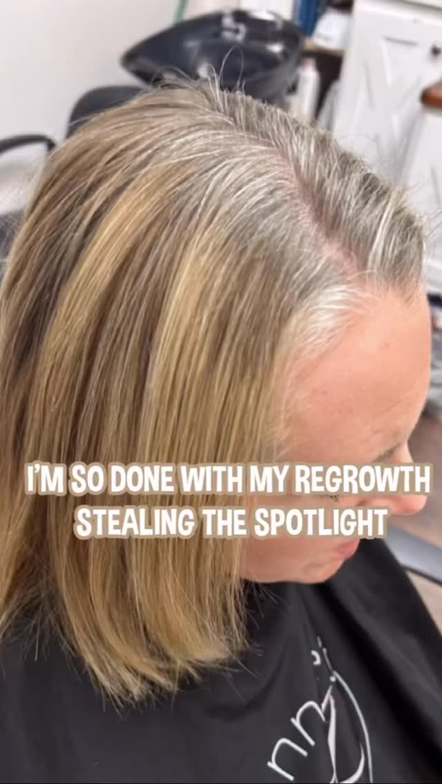 ๐๐จ๐จ๐ญ ๐๐จ๐ฅ๐จ๐ซ ๐๐๐ญ๐จ๐ฎ๐๐ก
Your goโto service for softening regrowth, covering roots, and keeping your color looking fresh
How often should you be scheduling your Root Color Retouch? It can vary! I see most of my clients every 6-8 weeks!
Any longer in between appointments, I recommend we do more foils or you could start to see darker roots.
Color Retouch $130
