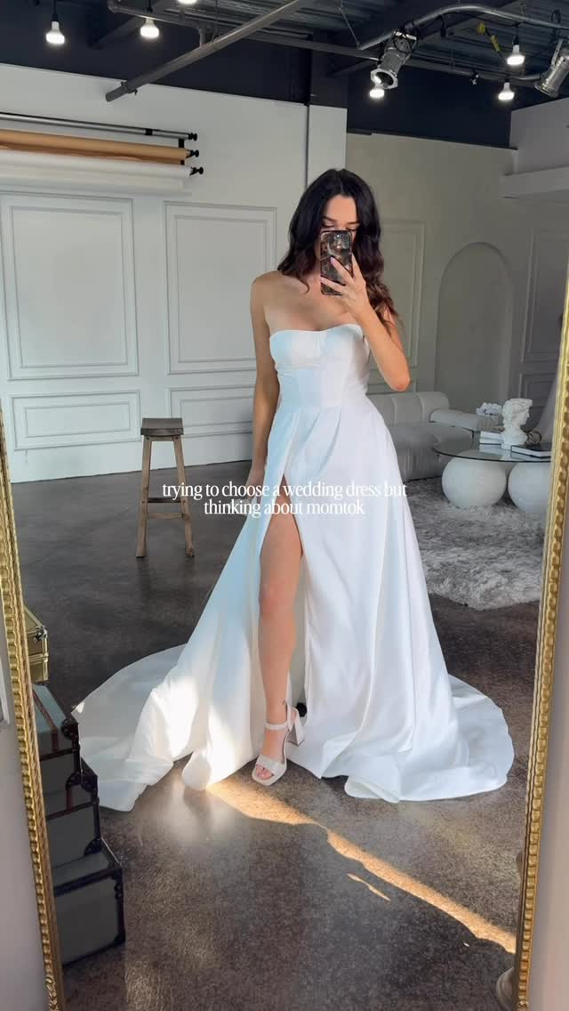 Not sure if wedding planning or momtok is more stressful at this point