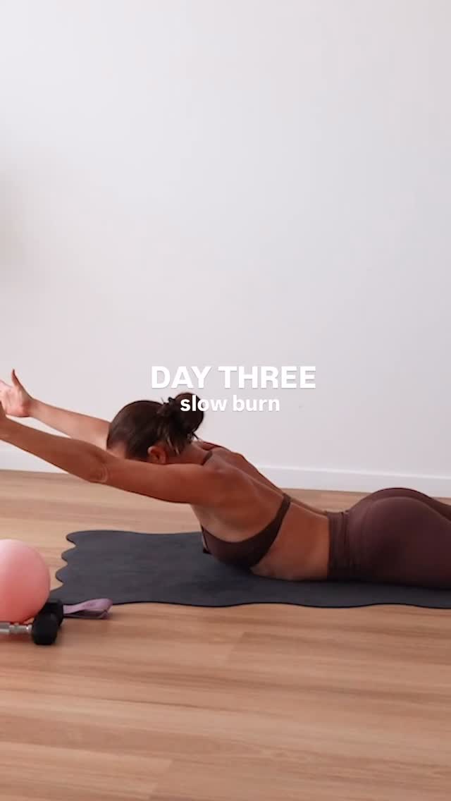 Slow doesn’t mean easy 😮💨🔥
#pilates #homeworkouts #onlinepilates #pilatesathome #pilateslovers