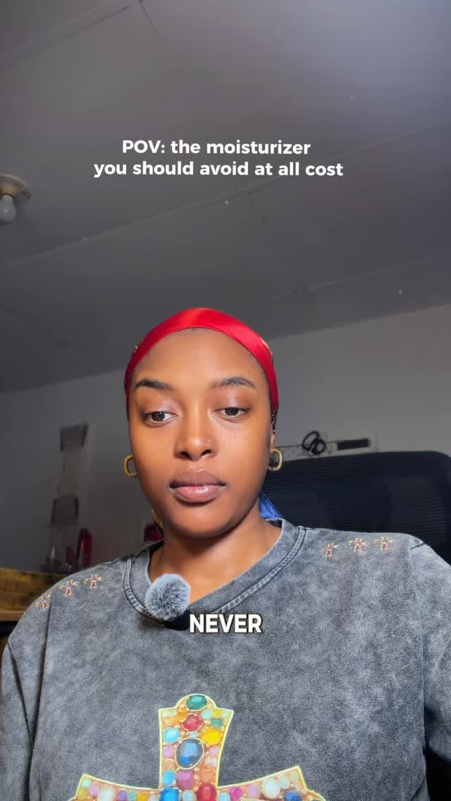 The @centellian24_global Madeca Cream Time Reverse has beeen my most repurchased moisturizer in the last two years.
No matter how many face creams I have tried I always find myself reaching out for this cream because it’s the single cream that targets all my main skin concerns with the quickest visible results :
dryness ✅ inflammation ✅ texture ✅ signs of aging ✅ dullness ✅
And now a lighter version is available perfect for summer!!!
I present to you the Madeca Cream Time Reverse Zero same efficacy but a lighter texture … something my oily skin girlies will love
#madecacream #centellian24 #sensitiveskin