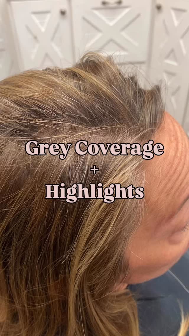 Combining bright highlights and deep lowlights to create dimension and pop her blonde, but still keep the integrity of her natural hair โจ
Gray coverage is the ultimate modern solution for millennial women.
Think of it like this:
Youโre refreshing whatโs grown out (the greyโs) so everything looks uniform & the original color is saturated and looks healthy again ๐
Service: Grey Blending $130
