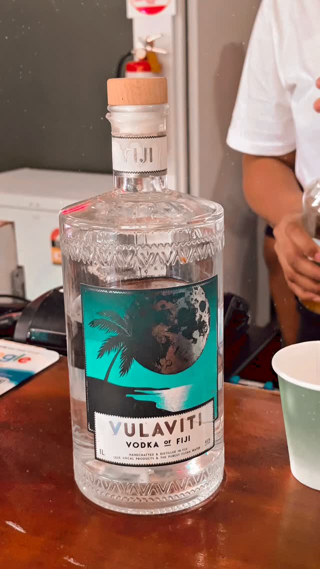 Friday agenda:
iced latte → espresso martini pipeline 😎
See you at the shop 😂
Nitro Iced blend by @spccfiji
Vula Viti Vodka @thedistillerycofiji
Coffee Rum @fijibatirum
.
.
.
.
#fiji #fijiislands #tourismfiji #theprojectscollectivefiji #korotogo