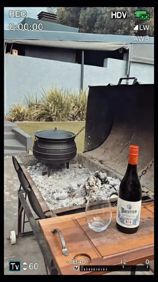 As the first crisp hints of autumn roll in, there’s nothing quite like a golden afternoon by the fire, a potjie bubbling away, and a glass of Bester Family Red in hand. It’s that perfect in-between season, where the sun still warms your back, but the air calls for something a little richer in your glass.
Email @zakkiebester at zakkie@besterwines.com to get your 🍷 delivered to your door throughout SA!
#BesterFamilyWines
#BFR
#BesterFamilyRed
#RedBlend
#SwartlandWines