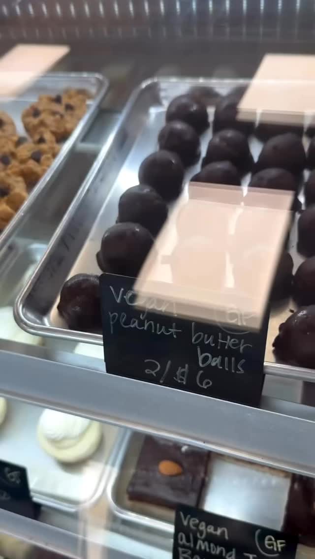 Have you stopped by to see us this week and grab your 🐣 EASTER-themed goodies?!
We’re open TODAY from 9–6 with TWO showcases fully stocked with delicious treats for you to choose from! 🤩
Don’t wait… these won’t be around for long! 👀
And the best part? Masters week is right around the corner, which means NEW goodies will be hitting the showcase next week!! 🙌⛳️
Trust us—you don’t want to miss what’s coming 💛