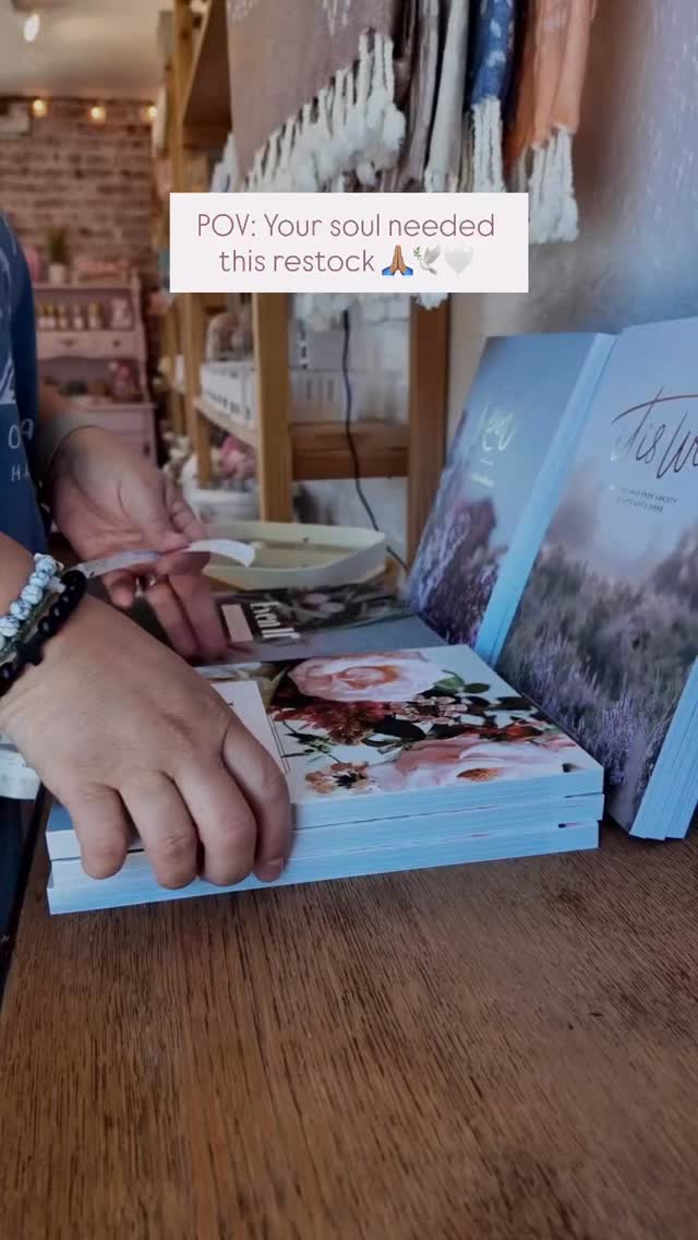 If you’ve been needing a reset… this is your sign 🤍
Devotionals, Bibles, journals & bookmarks are waiting for you in our Hope for the SOUL corner.
#faithbasedbusiness #christianentrepreneur #quiettime #faithoverfear #hope