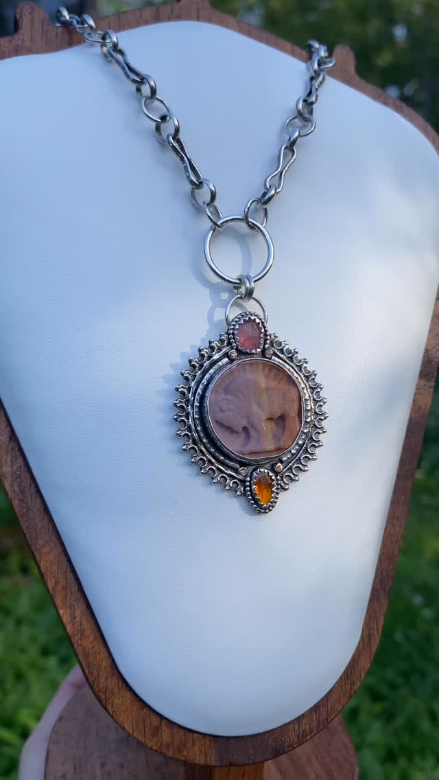 Bison Babe Statement Necklace made with rose cut tourmaline & rolling hills dolomite. 🌅✨🦬
Fully handcrafted chain, soldered link by link. Available 4/15 at 8 pm EST on my website.