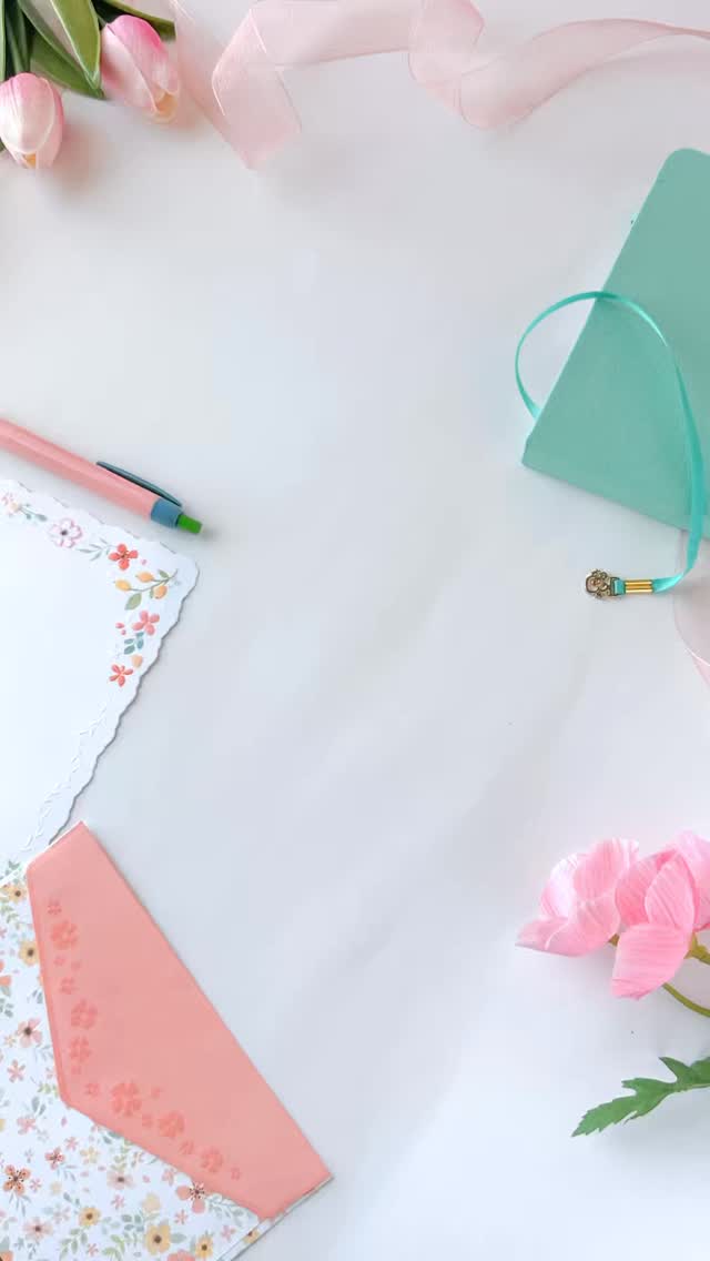 We could stop at the design… but we don’t.
It’s in the extra lines, the double outlining, the tiny details — that’s where the magic really happens. That’s what makes our glass DIFFERENT! #ArtReels #HandmadeHome #OddlySatisfying #DetailMatters #SmallBusinessReels