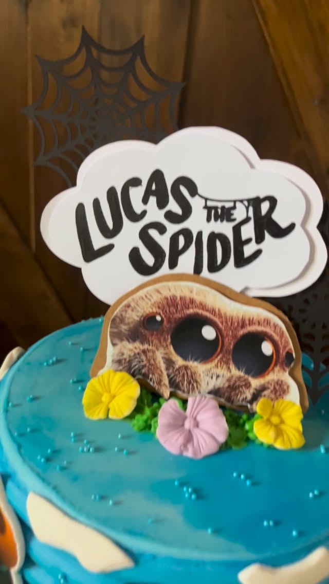 I love the high quality edible images printed DIRECTLY onto my Fondant! @icingimages
#snarkysweetcakechick
#icingimagesblueprinters