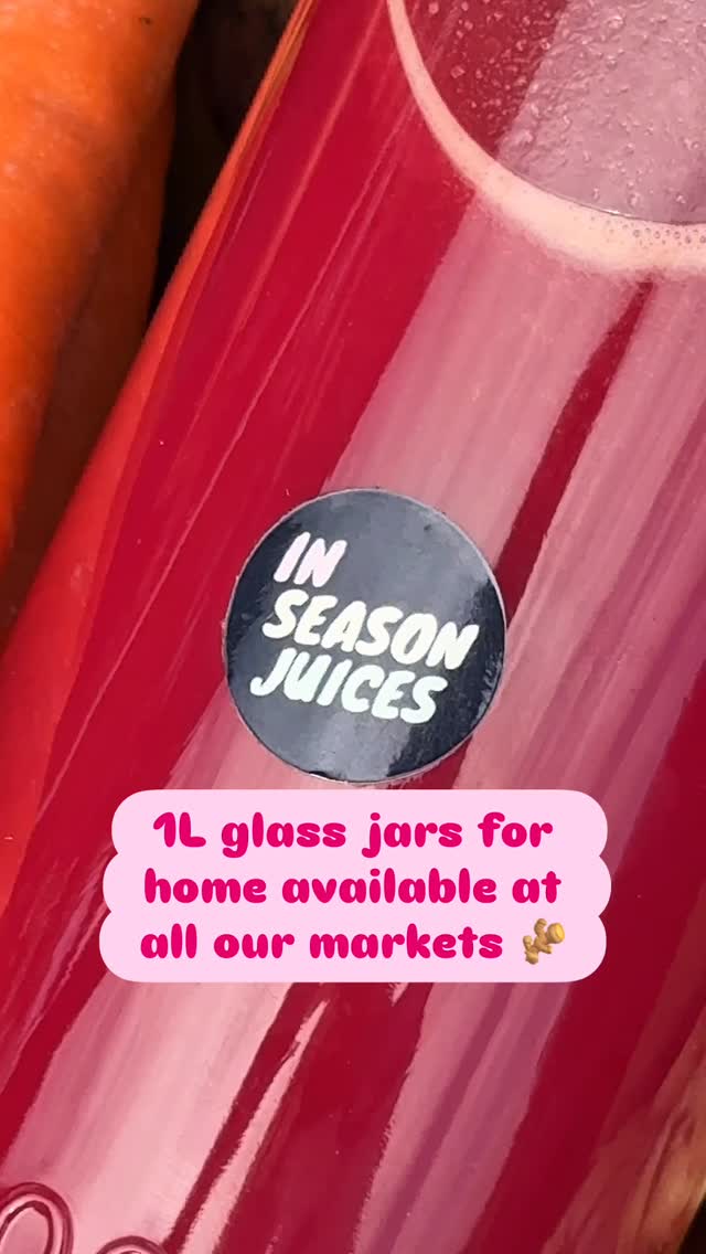 Love our juice at the markets?
Ask our friendly teams for a 1L glass jar for home!
See you this weekend! 😍 ☀️@farmersmarketcoburg @geelongcitymarket
@palmbeachfarmersmarket
@farmersmarketalphington
@elthamfarmersmarket
@hotamarkets
#inseasonjuices #melbournefoodies #hotamarkets #goldcoast #coldpressedjuice