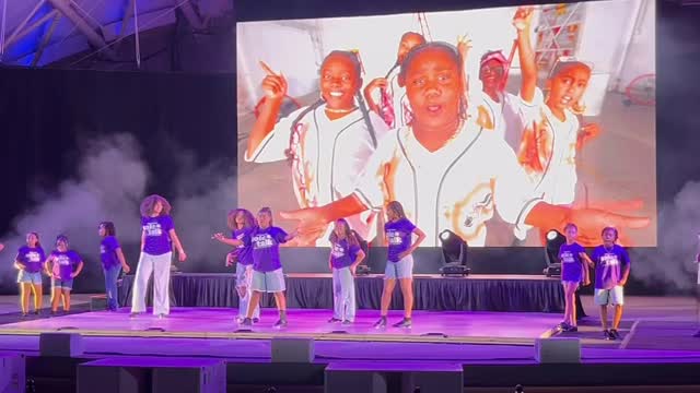Last week, members of @soletalkyouth opened one of the @syncladies tour shows — and this moment always moves us. 💫
Seeing our young artists share this space with women who represent excellence, strength, and inspiration is a powerful reminder of the purpose behind the work of the Chloé and Maud Foundation.
Sole Talk is our international youth company, created to develop not only strong dancers, but confident, creative young leaders who are ready to dream big. It is about opportunity, growth, representation, and future.
Moments like this show exactly what we believe every day: art transforms lives, strengthens journeys, and builds bridges between generations, dreams, and possibility. 💛
📹 @hifrommaddie
#chloeandmaudfoundation #soletalk #soletalkyouth #syncladiestour