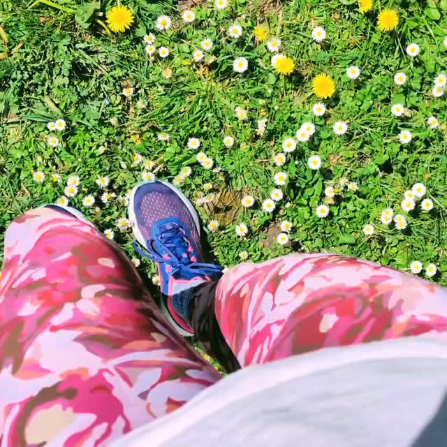 This is the last of old stock. There really isn't much left. These leggings promote lymphatic drainage and reduce the appearance of cellulite with ingredients within the fabric including retinol, vitamin E, Aloe Vera, Ceramides and caffeine. Or you just might like the way it helps you move on the yoga mat or out and about. Please follow my live Fit yoga page to see the stock.