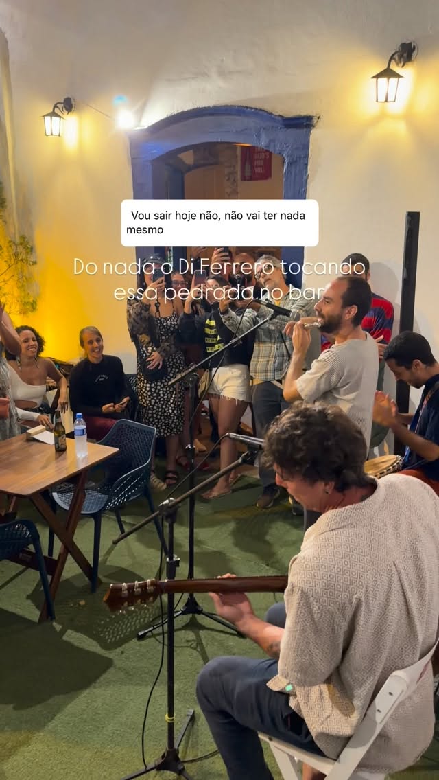 Quando você sai e do nada encontra o @diferrero tocando a melhor música do NX Zero
@nxzerooficial
#paraty #praiasparaty #litoral #música #nxzero