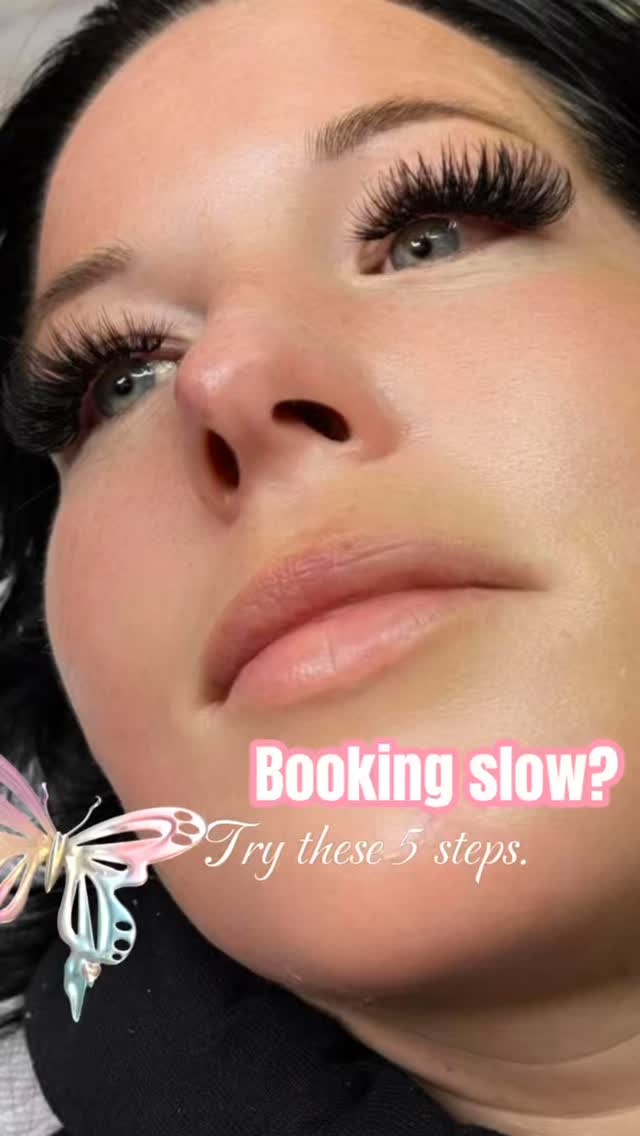 Booking slow does not always mean the economy is bad.
Most of the time it means people simply do not see your work yet.
Visibility builds trust.
Trust brings bookings.
Start small.
Show your work everywhere.
Tell the story behind your sets.
Use lash models to practice new styles.
Turn practice into portfolio.
Your next clients are watching.
#lashartist #lashartisttips #lashartistbusiness