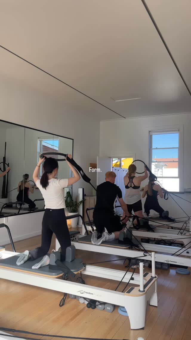 Form.
Less pressure.
More presence.
In flow at On Form.
#OnFormStudio
#OnFormDunedin
#ReformerPilates
#PilatesDunedin
#movewithintention
