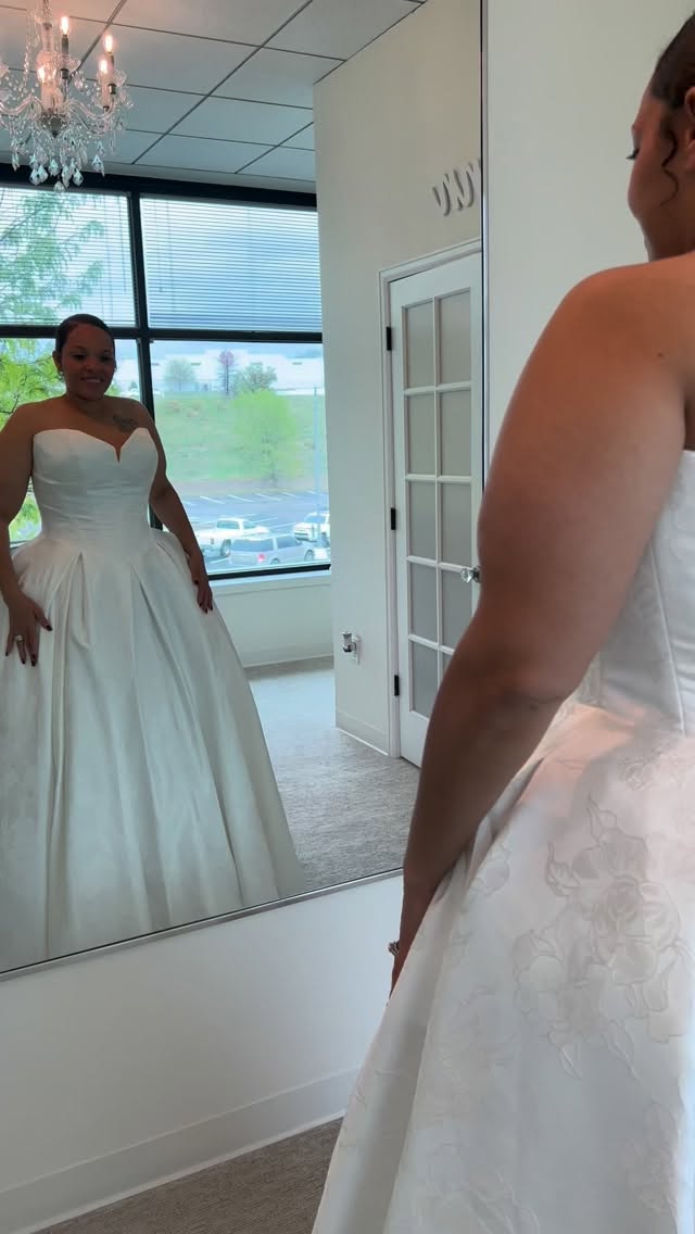 Basque waist and Jacquard fabric on a ballgown is so 2026! #denverbridal #platinumbridalco #denverbridalshop #curvybrides #weddingdressinspiration