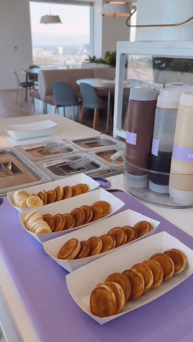 POV: You found the best mini pancakes in town (and yes, they are smothered in Lechera)
#minipancakes #lalechera #condensedmilk #sweettooth #treatyourself