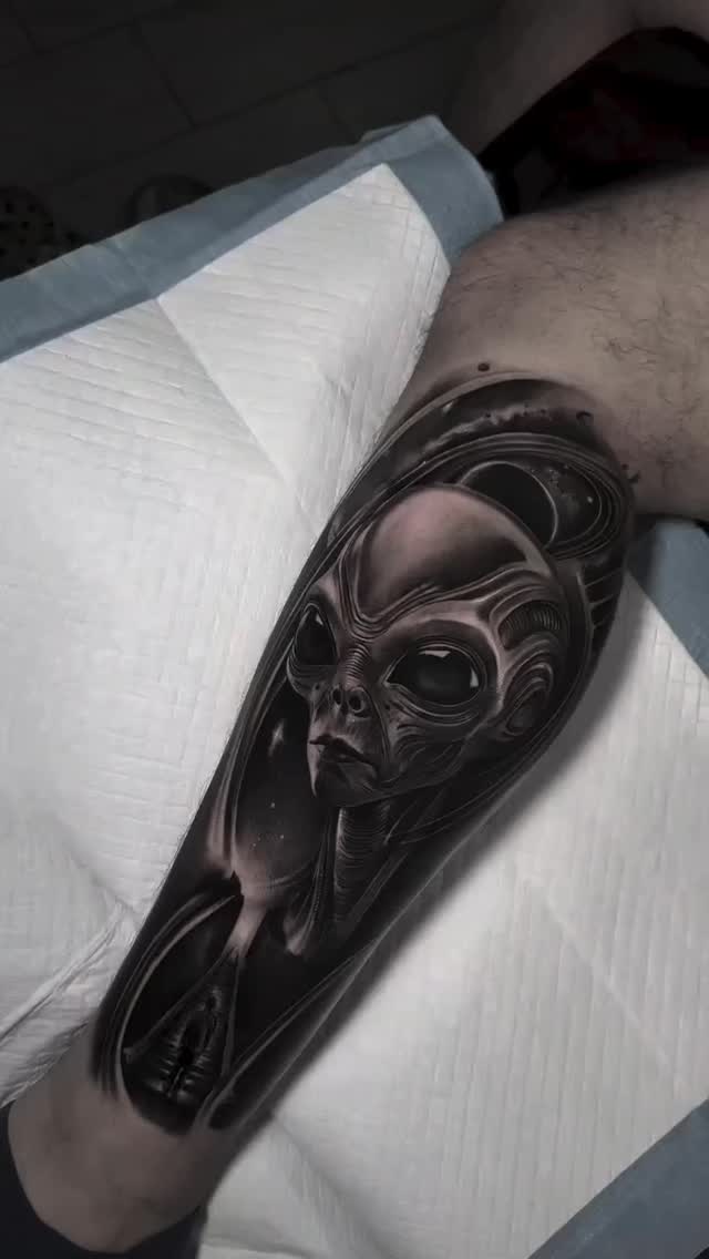 🎨 Artist: @emilioramirez746 🔥
• Appointments Available // Citas disponibles . .
• 📆 booking@select.tattoo .
• ☎(817) 305 1430 - (469) 647 5044 .
• 📍1115 coker St, Irving TX
___________
#Tattoo #balmtattoo #selecttat2 #selectattoo #fkirons texasinkedmag texasinked eztattooing texastattooartist texastattooers radtattoos ezcartridges vselectcartridges baazinepic radiantcolorsink
