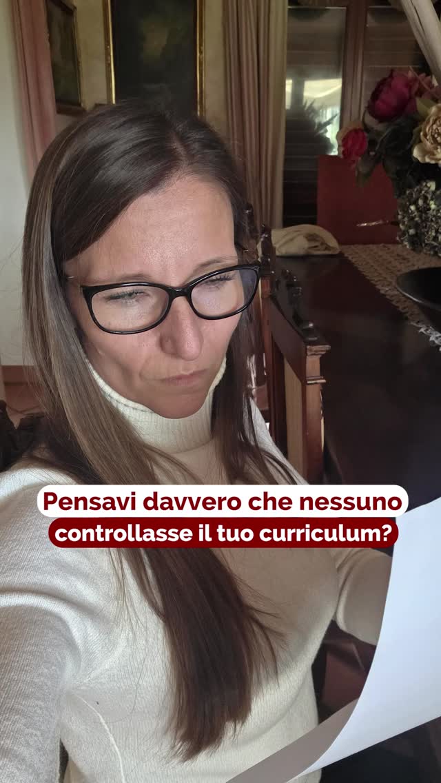 ⚖️ La legge tutela chi agisce con metodo e prevenzione.
Verificare prima non è sospetto: è responsabilità.
📄 Un CV falso può costare caro.
Assunzioni sbagliate generano rischi legali, economici e reputazionali.
🎥 I controlli difensivi sono legittimi
se fatti nel rispetto delle regole: proteggono l’azienda senza invadere la privacy.
🛡️ Sicurezza non è abuso, è buon senso applicato con intelligenza.
📊 Prevenire è sempre meglio che subire.
👉 Tu verifichi prima di fidarti? Scrivilo nei commenti!