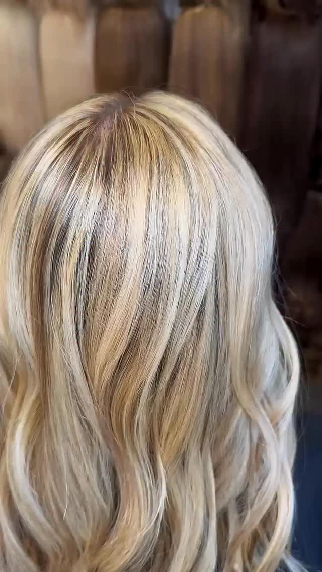 This is what your blonde is missing…
Dimension. Blend. Length. ✨
A seamless, multi-tonal blonde created with full highlights + K-tips.
No harsh lines. No flat color. Just movement, depth, and that effortless finish.
#blondehair #blonde #ktipextensions #extensions #springhair