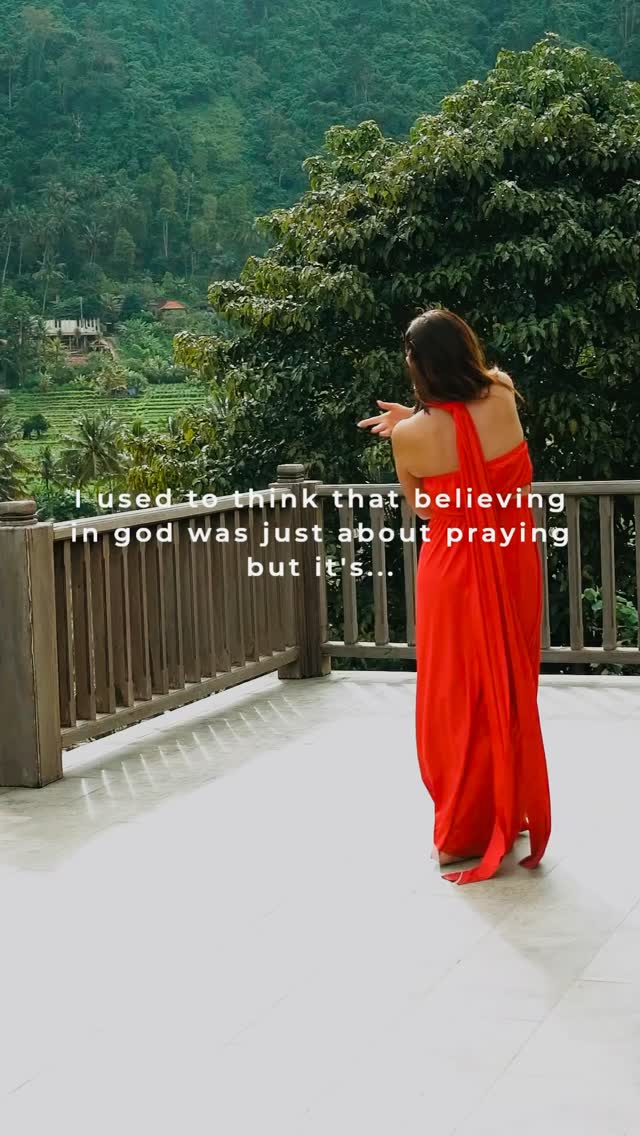 I used to think believing in God was just about praying…🙏
but it’s the way you move through life.💃
✨It’s the softness you choose… when you could harden.
✨The grace you hold… when you’re being tested.
✨The way your body stays open… instead of closing.
Not judging.
Not reacting.
Not meeting pain with more pain.
But breathing…
feeling…
allowing life to move through you.
Forgiving.
Receiving.
Being grateful for all of it. ✨
This is devotion in motion.
This is life force energy… embodied. 🌹
And this is exactly what we awaken together.
Inside the Moon Activations 🌙
we don’t just talk about it… we become it.
Through a Live Channeled Ceremony
and Kundalini Activation,
you’ll open your body, clear what’s been held,
and reconnect to the natural flow of your energy…
so you can live, move, and receive from this place. ✨
If you feel it… you’re ready.
Join me inside the next Moon Activation 🌙💫
Link in bio.
With light and devotion,
🌹
Maria Palomino
#kundaliniactivation #kundaliniactivationtraining #moonceremony