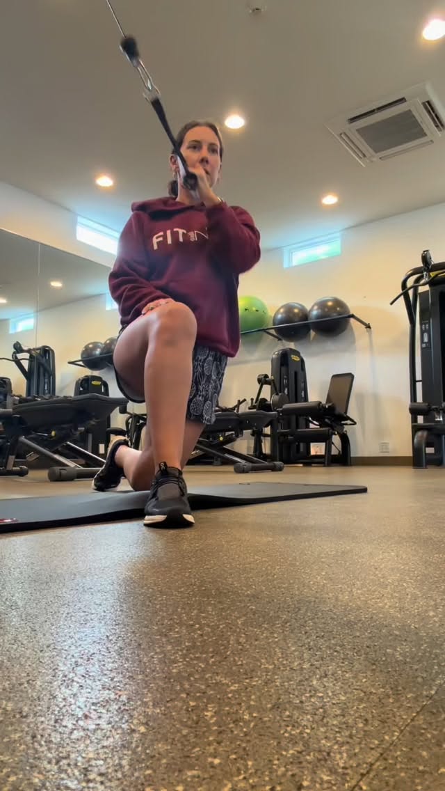 Just out of curiosity….do you? There’s no right or wrong answer, but I’d love to hear from you.⬇️
For me, it depends on how “active” of a vacation it is. If it’s a lay around and soak up the sun vacay, I love getting in an early morning workout. 💪
Something about the rest of the resort being asleep and having the whole space to myself!😂
But on the flip side, you won’t catch me packing a pair of sneaks when we go away to ski.
Thoughts? Are vacations for relaxing only or do you like sticking to a routine? ⬇️