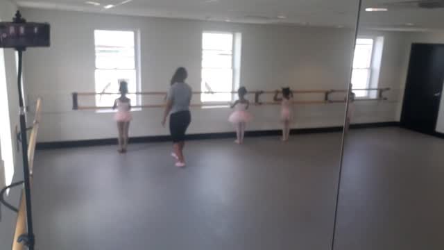 Bounce brings the spring in the sautΓ©...
Ballet 5-7
#makingdancehappen
#makegroovehappen @dancehappens & Spread the LOVE π
#DanceHappensReach
#DHI4L
#baltimore
We do not own the rights to this music.