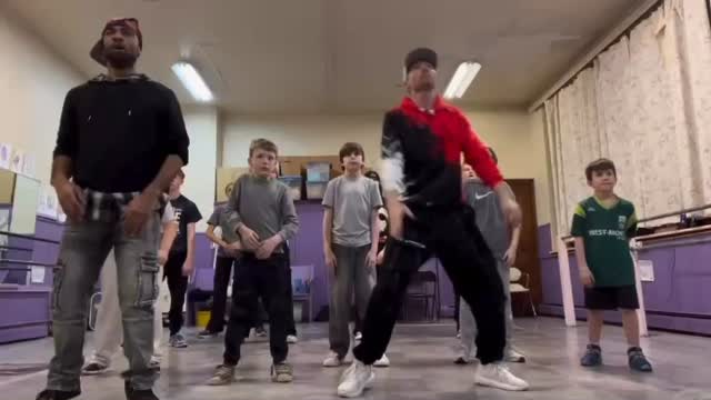 TOMORROW!!! MASTER CLASS with DR. MOOSE!
Learn, popping, locking, tutting, waving, robot, and Liquid dance styles with our Street Dance instructor David Heller (Dr. Moose).
Place: Pottstown Dance Theatre, 72 W. Main St. Pottstown
Date: April 18th, 2026
Time: 12-2 PM
Cost: $12 for dancers enrolled at PDT, $20 for anyone else — for ALL levels ages 7 and up!
#streetdancers #danceclassesforkids #dancemasterclassforkids #ipickpottstown #pottstowndancetheatre