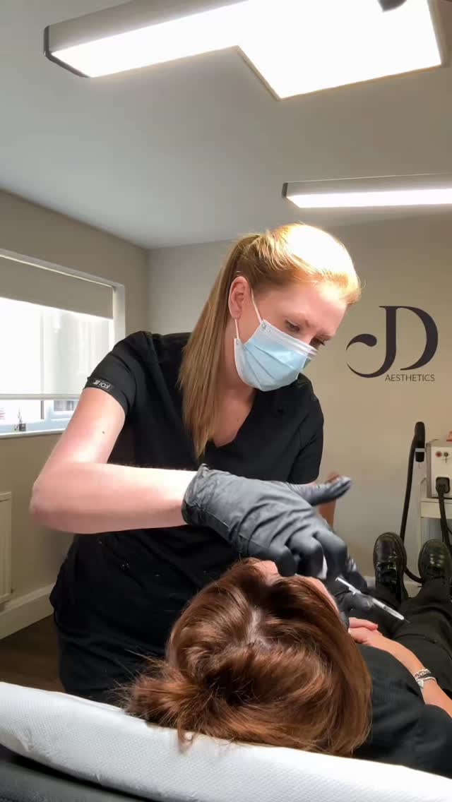 ✨ DON’T FORGET THE LOWER FACE ✨
So many people focus on treating the usual areas… but forget about the mid and lower face.
If your anti-ageing plan only targets the upper three areas, we need to have a chat…
Because it’s not only the top half of our face that wrinkles and ages — it’s all of it.
Sometimes it’s not about doing more… it’s about treating the right areas.
Ready for a full-face approach? Message to book your consultation. ✨
#fullfaceapproach #aestheticscheshire #facialbalance #aestheticswarrington #warringtonaesthetics