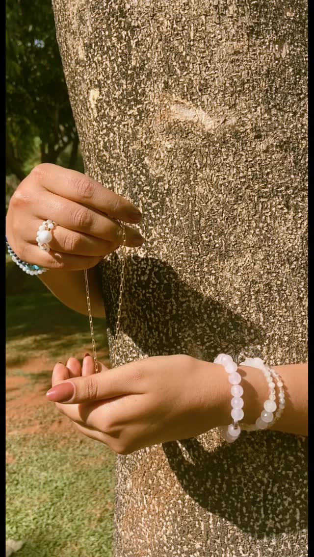 ˗ˏˋ ♡ ˎˊ˗Open Your Heart with Rose Quartz ˗ˏˋ ♡ ˎˊ˗
Rose Quartz is the stone of love, softness, and emotional healing. It gently supports you in releasing pain, building self-worth, and allowing love to flow—both within and around you.
˗ˏˋ ♡ ˎˊ˗Chakra Association & Effect
Connected to the Heart Chakra, Rose Quartz nurtures emotional balance and compassion. It helps you let go of resentment, feel safe in love, and develop a deeper sense of self-acceptance.
˗ˏˋ ♡ ˎˊ˗When to Wear It
❣︎When healing from heartbreak, rejection, or emotional wounds
❣︎When you struggle with self-love or negative self-talk
❣︎During phases of loneliness or emotional vulnerability
❣︎When you want to attract or strengthen romantic relationships
❣︎When working on forgiveness—towards yourself or others
˗ˏˋ ♡ ˎˊ˗Who Is It For
For those who feel emotionally guarded, overly critical of themselves, or disconnected from love. If you want to feel softer, open, and emotionally secure—Rose Quartz supports that shift.