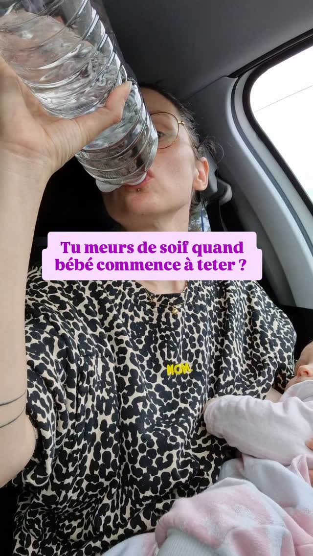 Avoir très soif pendant une tétée est une sensation fréquente… et parfaitement normale.
Lors de la mise au sein, le corps libère de l’ocytocine, une hormone essentielle à l’allaitement.
Elle permet l’éjection du lait, mais peut aussi, au passage, stimuler la sensation de soif.
C’est un mécanisme physiologique qui accompagne la mise en route et le bon déroulement de la tétée.
D’où l’intérêt d’avoir toujours de quoi boire à portée de main pendant les tétées. 😊