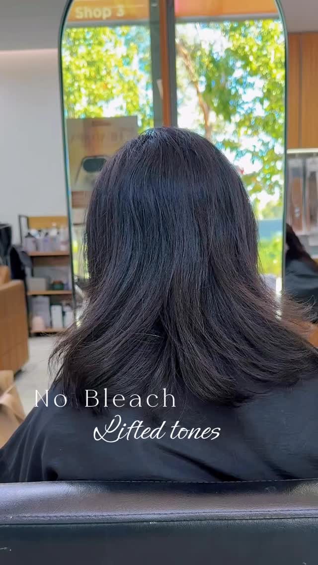 No bleach, no damage β¨
Foil highlights created using only colour
for a soft, natural dimension and shine.
Healthy hair, beautiful results. πππ
#colourhighlights #foilayage #foilcolour