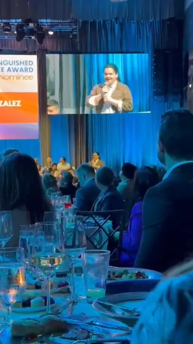 @ishmoves was THE moment at the Drama League Awards 💋✨ thank you @dramaleague and thank you @catsjellicleball 💅