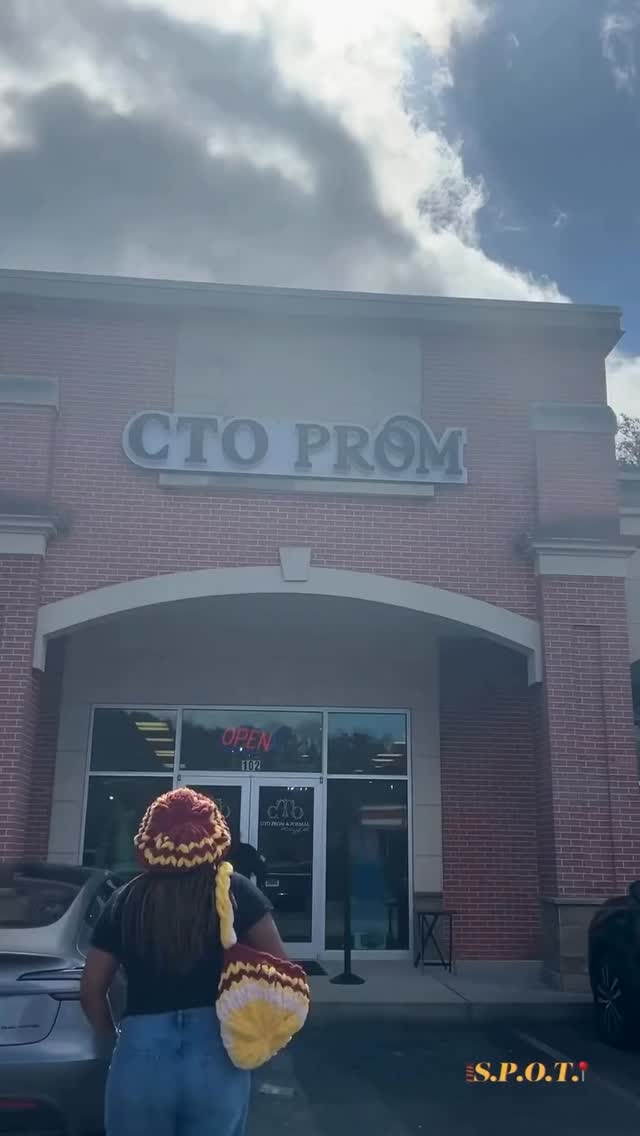 Its with great pleasure that #CTO worked with @_thespotinc for the 2nd year!
#dressshopping #giveaway #highschoolsenior