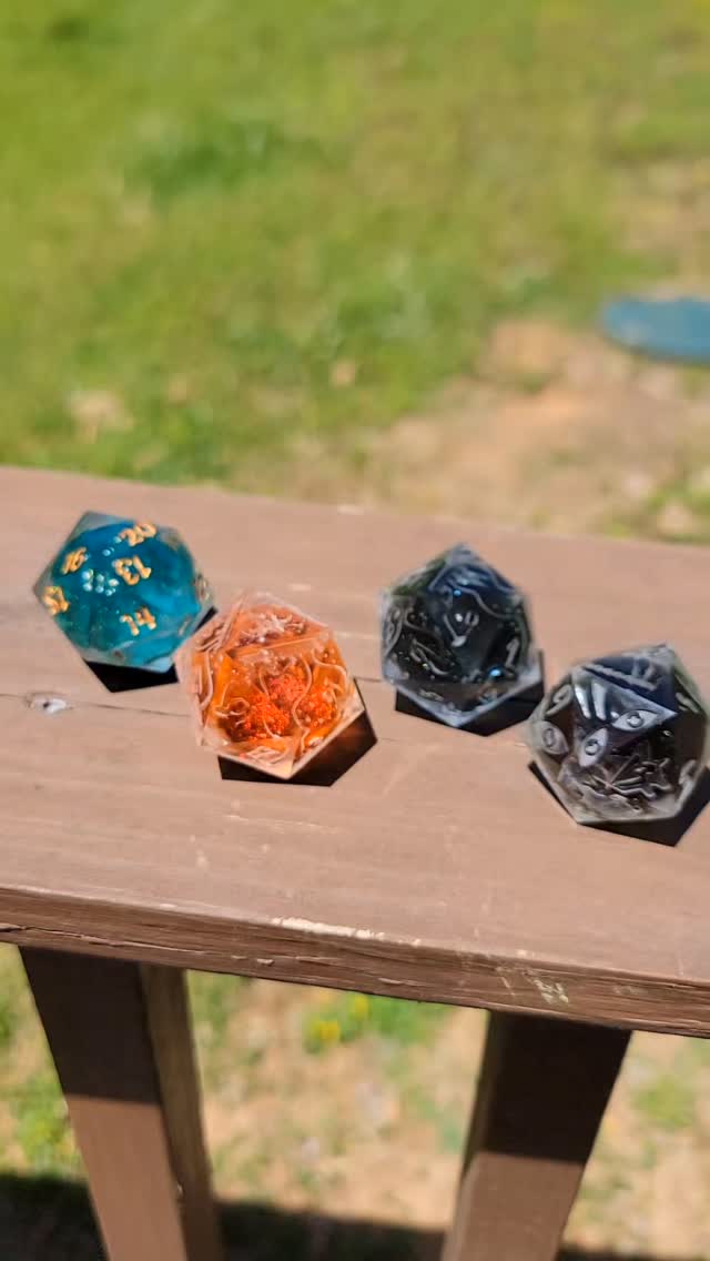 Intuition test! guess what color the d20s will change to!! #dnd #dice #d20