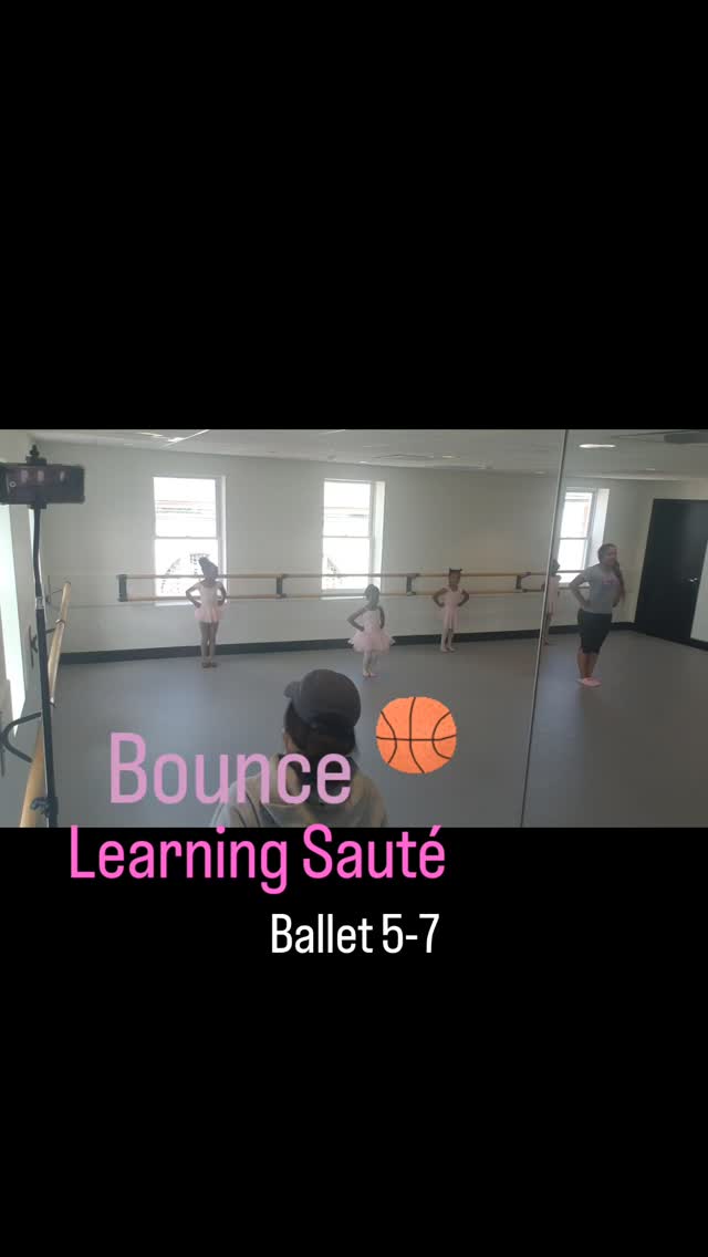 Where does the spring in your sauté come from?
Ballet 5-7 ages..
#makingdancehappen
#makegroovehappen @dancehappens & Spread the LOVE 💜
#DanceHappensReach
#DHI4L
#baltimore