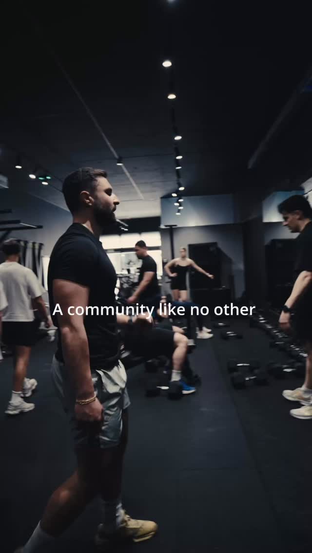 Working on yourself with the right people
feels like the best kind of social life… doesn’t it 😏
#THESHED
#community #fitness #malta