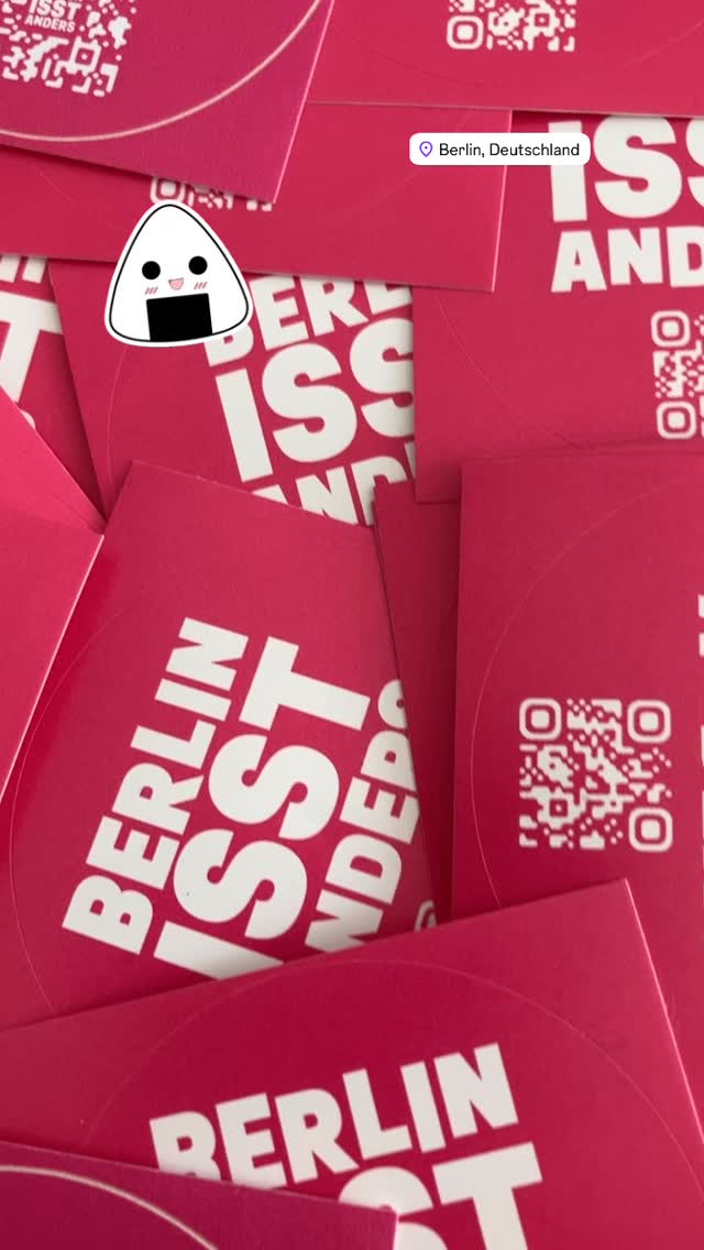 Wir sind Teil der Kampagne „Berlin isst anders“ Start ist am 4. Mai 2026. Ihr findet unsere beklebten Produkte in Berlin bei denns @biomarktverbund und bei der @biocompanyofficial Haltet die Augen offen!👀