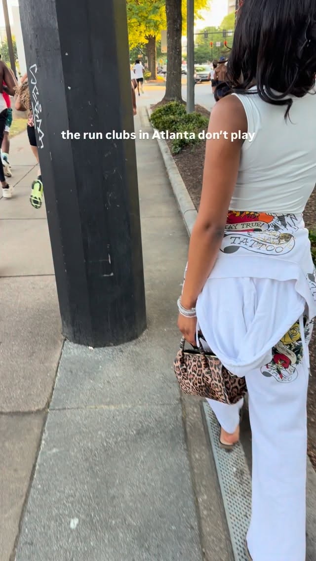 They made me want to start running đđ˝ââď¸
#atlanta #lenox #buckheadatlanta #runclub #explorepage