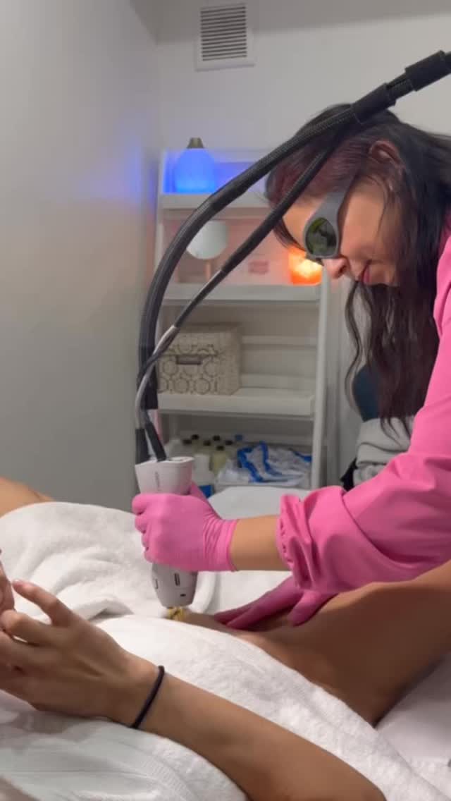 ✨ April mantra ✨
Soft skin. Clear mind. Confident energy. 💖🌿
Choosing myself, again and again… and glowing because of it.
This is your sign to stay consistent with your self-care — the results always follow. 🧖♀️✨
And yes, while you’re at it… don’t miss this month’s favorite:
🔥 Brazilian Laser 20% OFF (no more shaving, everrr)
📲 Ready to lock it in? DM us “APRIL” and we’ll get you set up.
#UpliftSpa #AprilMantra #SelfCareRoutine #LaserHairRemoval #BrazilianLaser