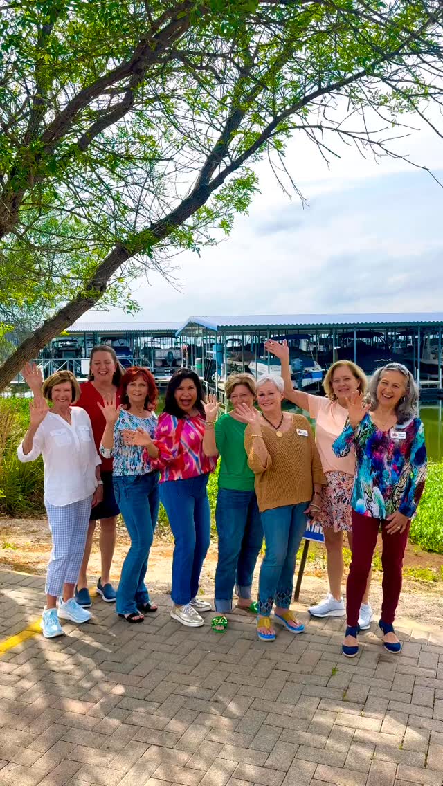 Best times come with friends! 💫
#passionistachic
#funntimes
#friends
#texaslife
#over50andfabulous