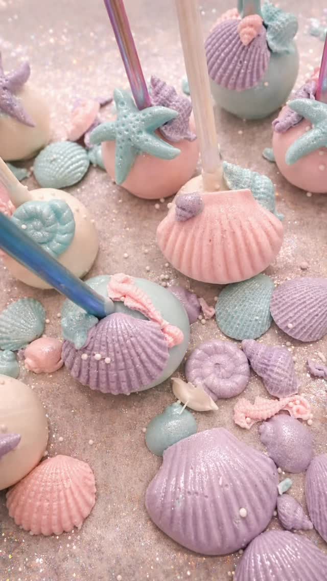 #murielscakesandcookies #cake #cakepops #decoratedcookie #everythingsparkles