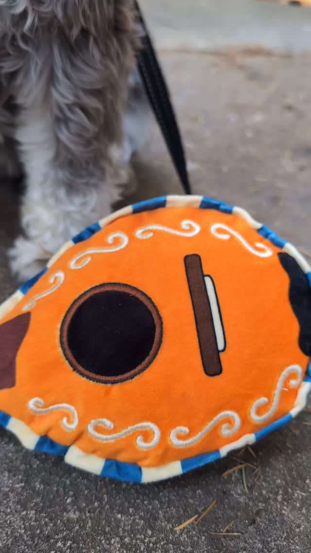When your pet sings you the song of their people, maybe they could use a little accompaniment; that’s why we made our Bard’s Lute, to encourage the songster in every pet.
#pawlymorph #pettoys #dnd #bard