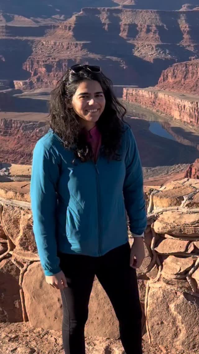 Throwback to when I was in Utah, US, looking at pristine layers and layers of sedimentary rocks stacked up as pages of book telling the history of the earth from 270 million years ago. Even your grandparents weren’t born then 😉
#deadhorsepoint #geology #earthscience #geologyrocks #utahphotographer