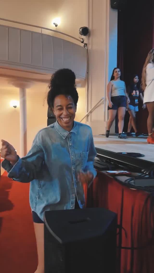 Joy, joy, joy ✨
Today we celebrate @maudiepooh — co-founder of the Chloé and Maud Foundation and a leader who turns art into access, opportunity, and possibility.
Her vision helps bring dance, education, and empowerment to young people around the world, always with love, purpose, and so much joy.
Happy birthday, Maud! May this new year be as inspiring as the impact you create every day. 🧡🎉
