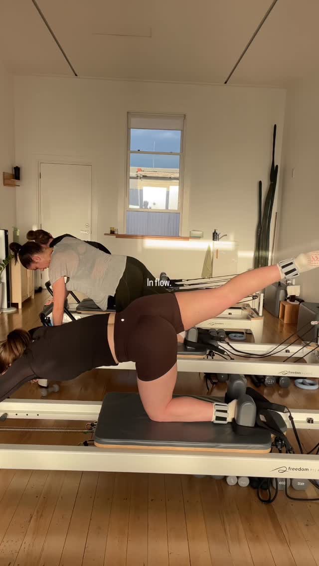 In Flow.
Less comparison.
More connection.
In flow at On Form.
* Class inspired by the queen @thevictoriar 🩷
#OnFormStudio
#OnFormDunedin
#ReformerPilates
#PilatesDunedin
#movewithintention
