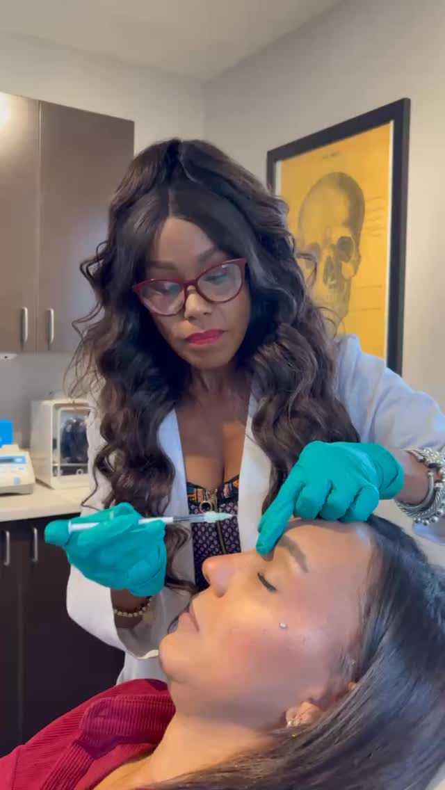 Botox is a great addition for anyone looking to soften the signs of aging ✨
A quick, easy in-office treatment we love offering at Handcrafted Aesthetics.
#medicalspa #botox #wrinkles
