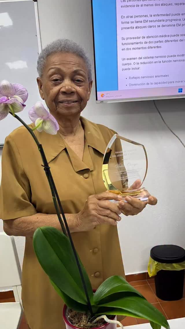 Hoy reconocemos con profunda gratitud a Dulce Ortega, M. A., por su entrega, vocación y excelencia durante el Taller en Terapia de Lenguaje que concluyó hoy.
De parte de sus estudiantes, gracias por compartir sus conocimientos con tanta sensibilidad, paciencia y compromiso. Su guía dejó una huella valiosa e inspiradora en cada participante.
Gracias Dulce, por enseñar con el corazón y formar con excelencia.
